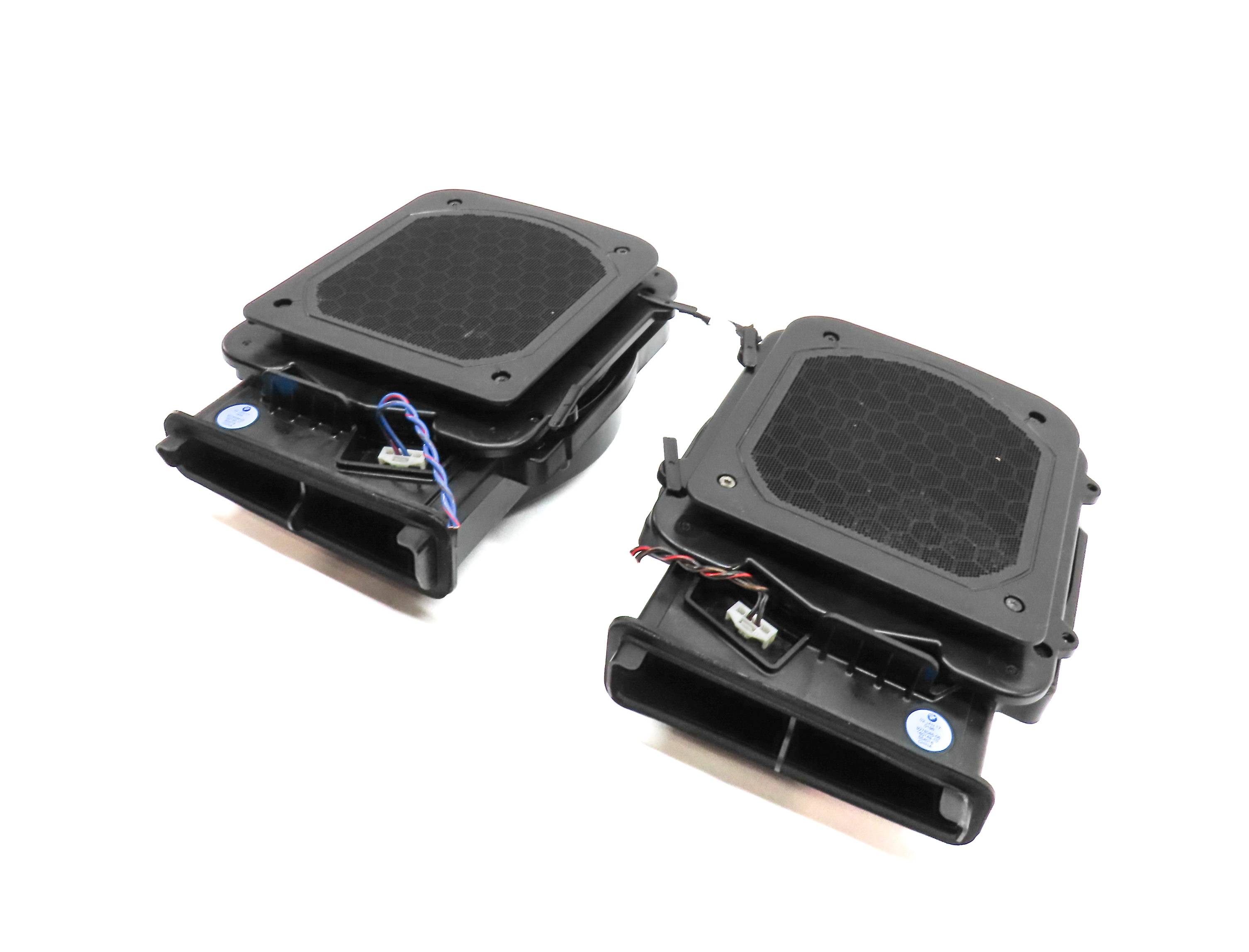 2017 BMW X1 (F48) AUDIO SOUND SYSTEM SUB WOOFER SUBWOOFER SPEAKER SET/2 — exact item pictured